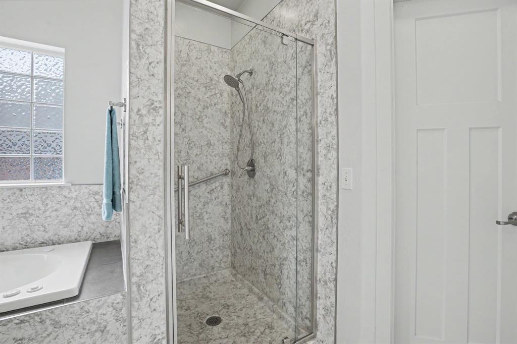 633 Geneva Drive Property Photo 16