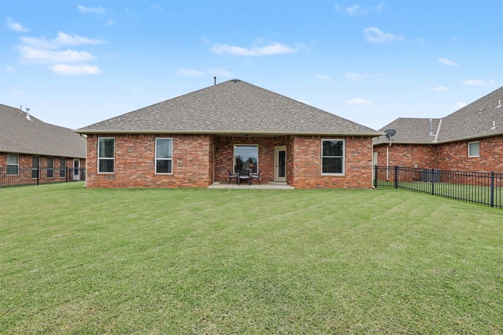 633 Geneva Drive Property Photo 25