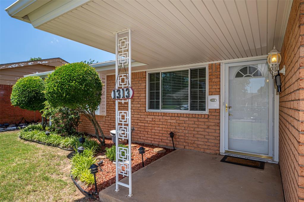 1313 Regency Boulevard Property Photo 2