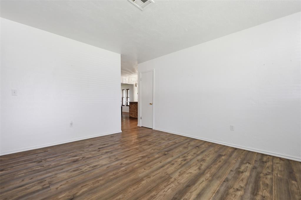 1313 Regency Boulevard Property Photo 5