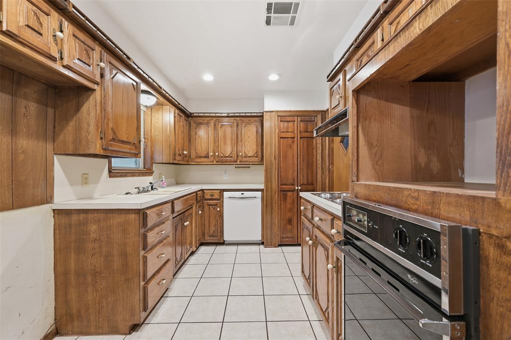 1313 Regency Boulevard Property Photo 6