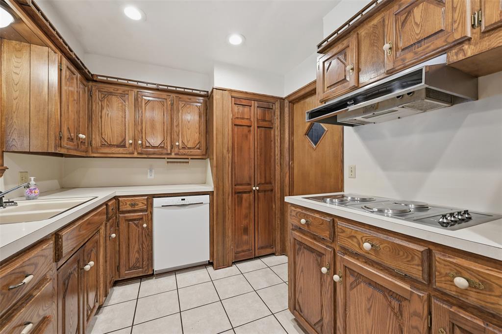 1313 Regency Boulevard Property Photo 7