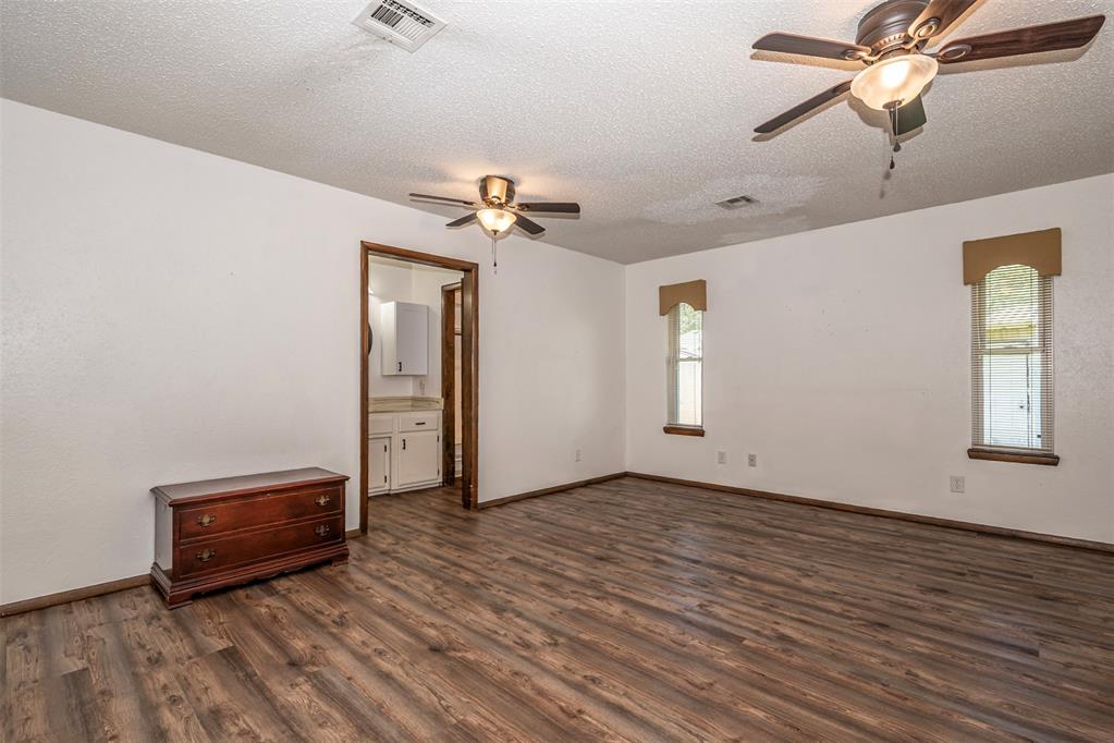 1313 Regency Boulevard Property Photo 17