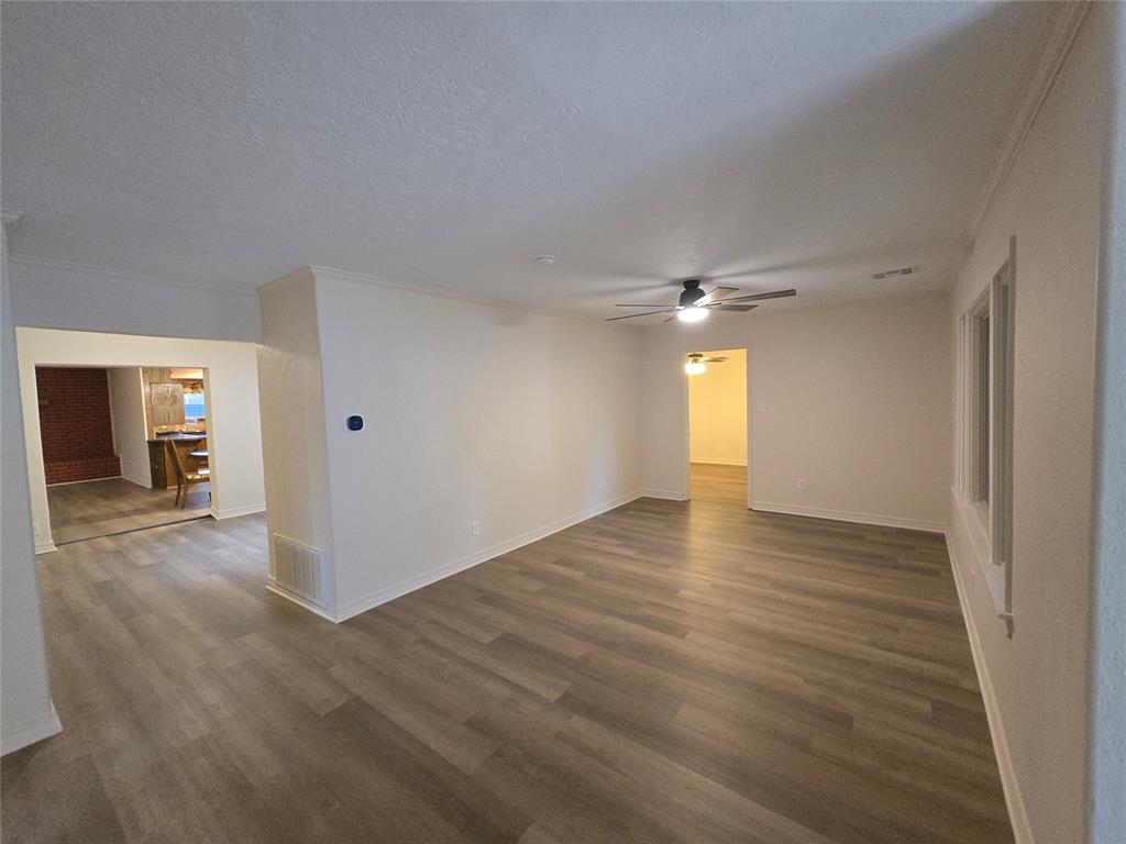 1809 N Oregon Avenue Property Photo 4