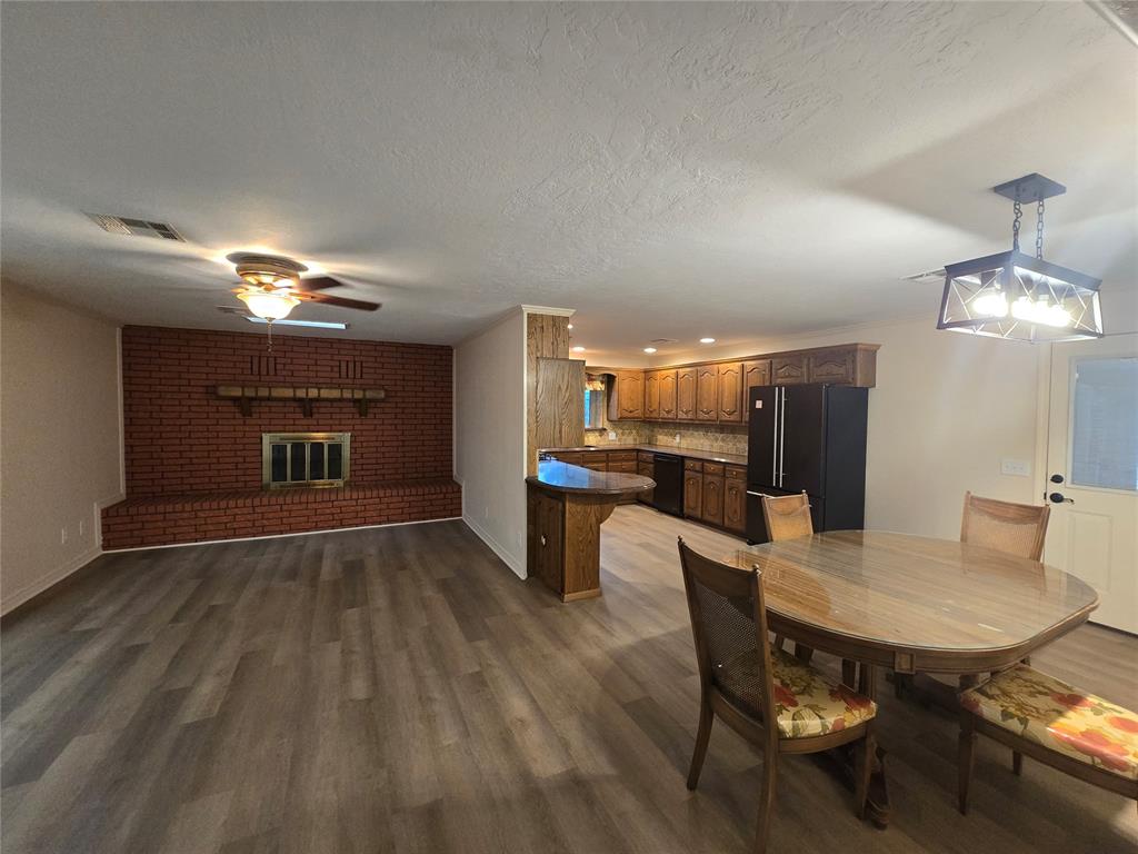 1809 N Oregon Avenue Property Photo 6