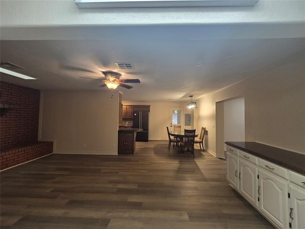1809 N Oregon Avenue Property Photo 7