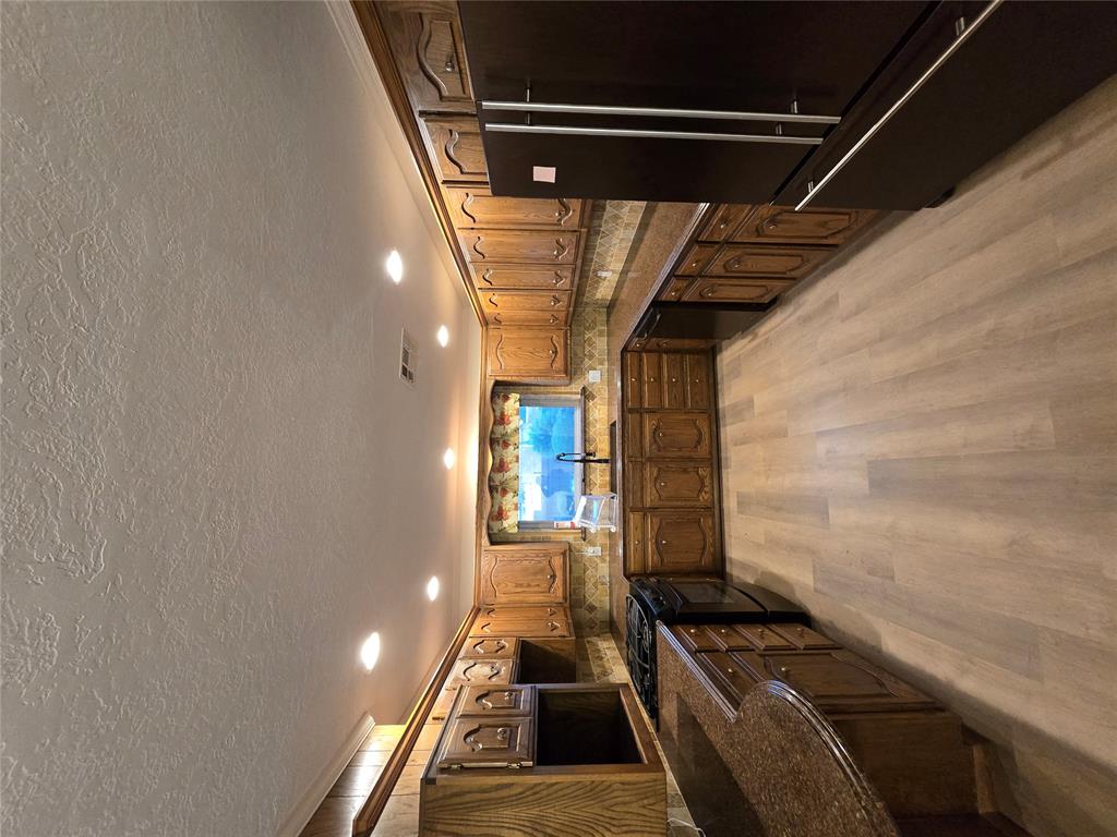 1809 N Oregon Avenue Property Photo 8
