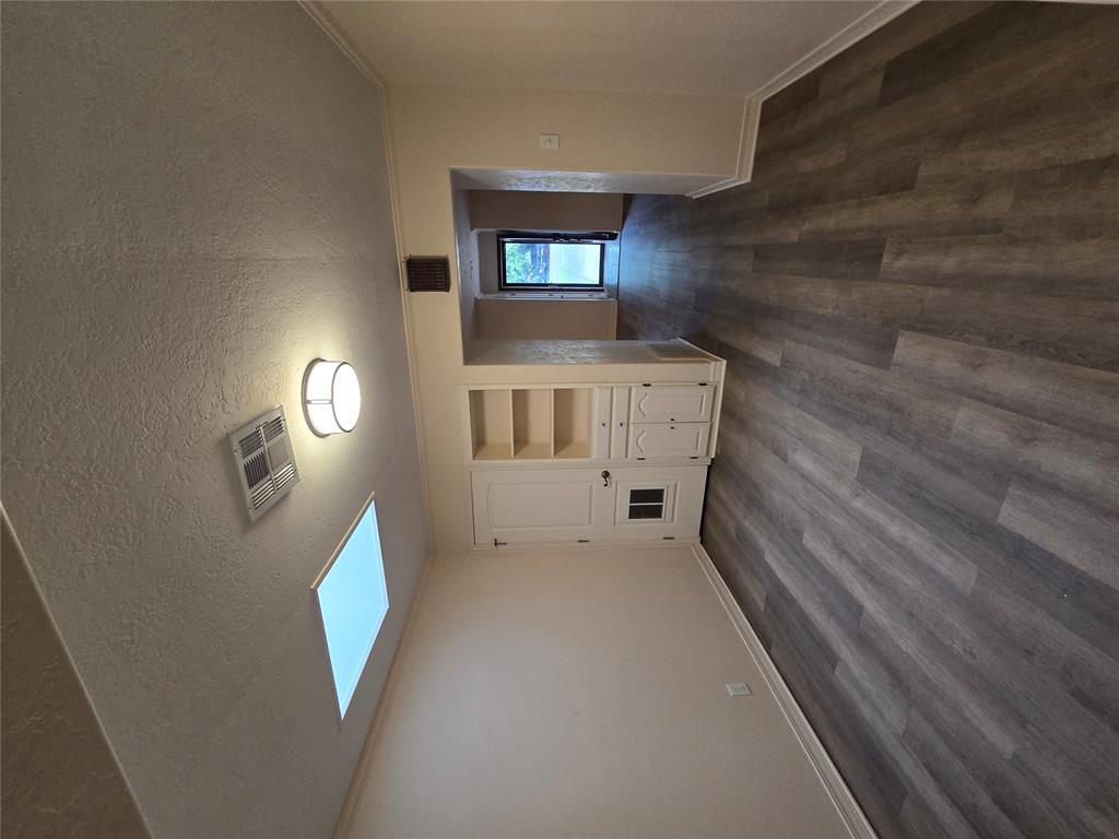 1809 N Oregon Avenue Property Photo 12