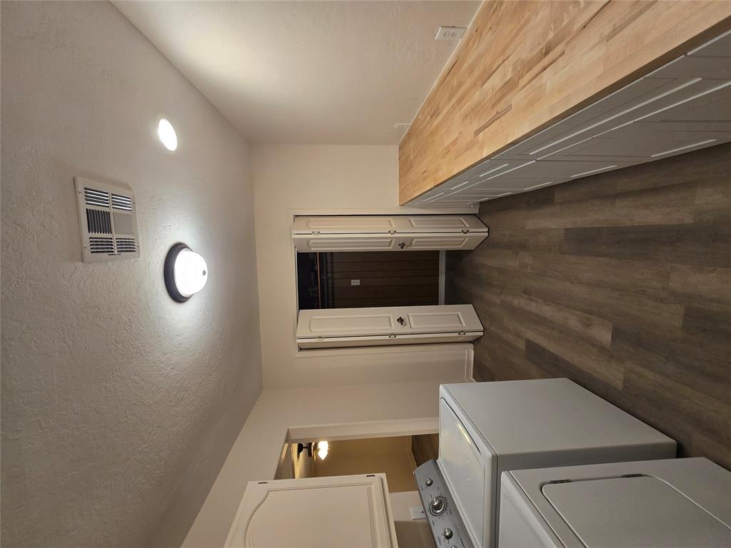 1809 N Oregon Avenue Property Photo 13