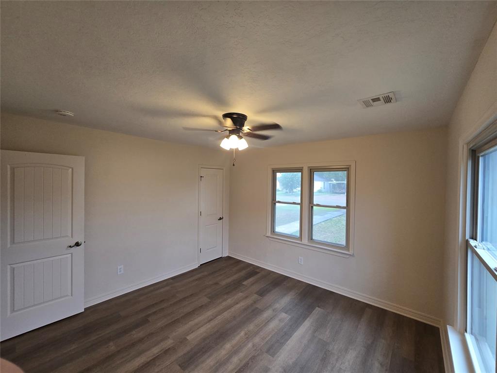 1809 N Oregon Avenue Property Photo 26
