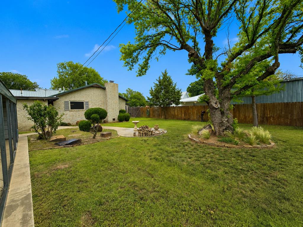 1809 N Oregon Avenue Property Photo 27