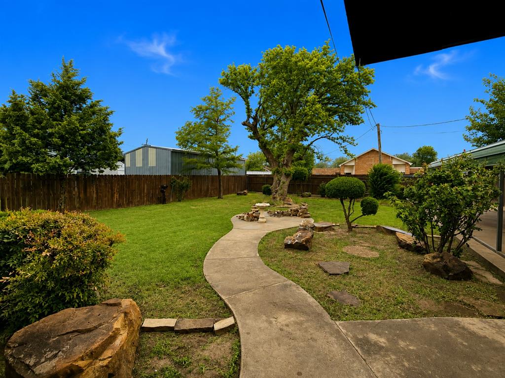 1809 N Oregon Avenue Property Photo 29