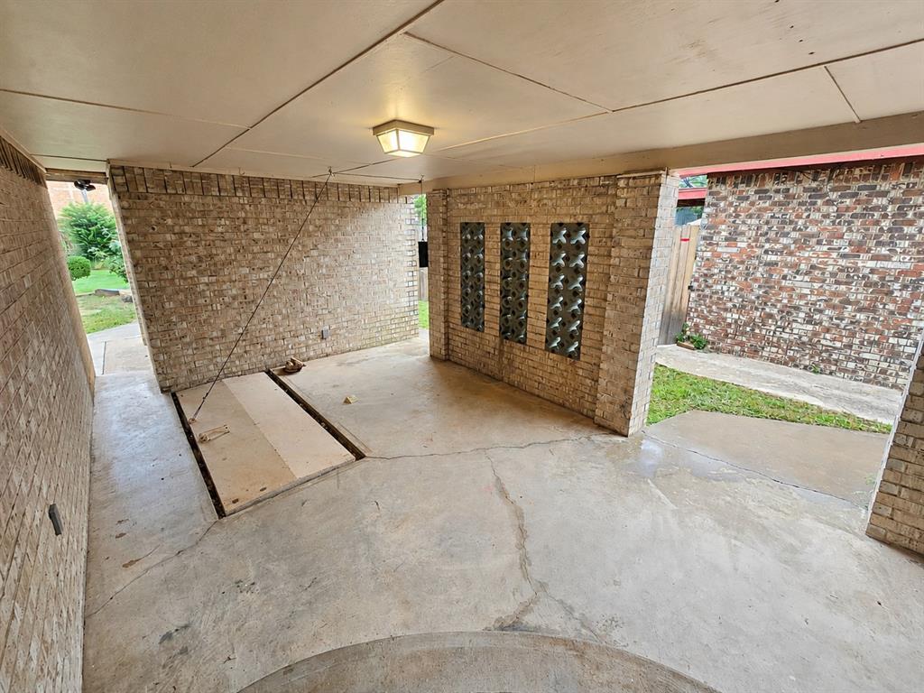 1809 N Oregon Avenue Property Photo 30