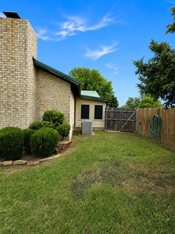 1809 N Oregon Avenue Property Photo 32