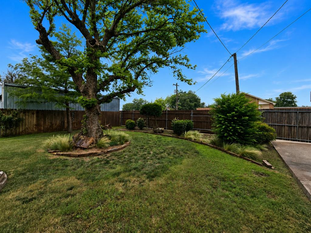 1809 N Oregon Avenue Property Photo 33