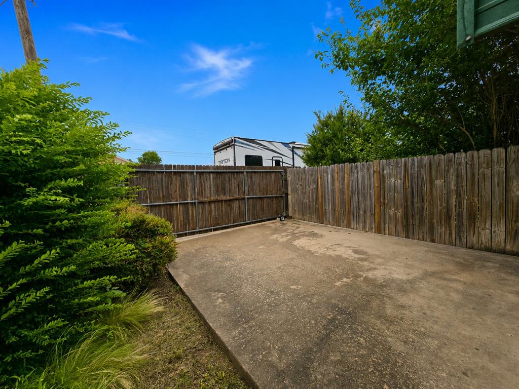 1809 N Oregon Avenue Property Photo 34
