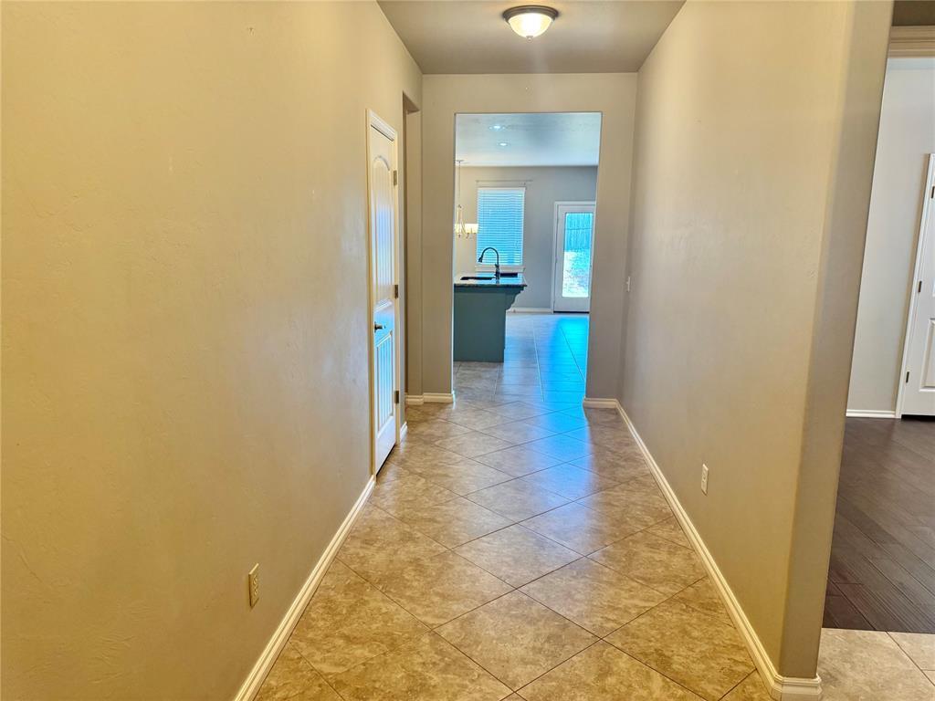 7229 Nw 146th Street Property Photo 4