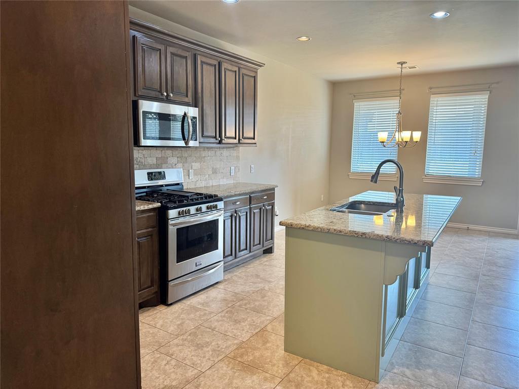 7229 Nw 146th Street Property Photo 5