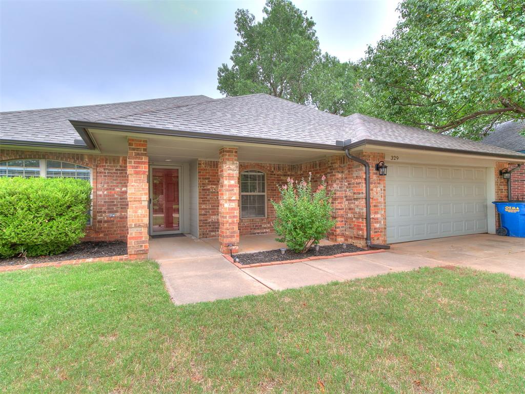 329 E Twelve Oaks Terrace Property Photo 2
