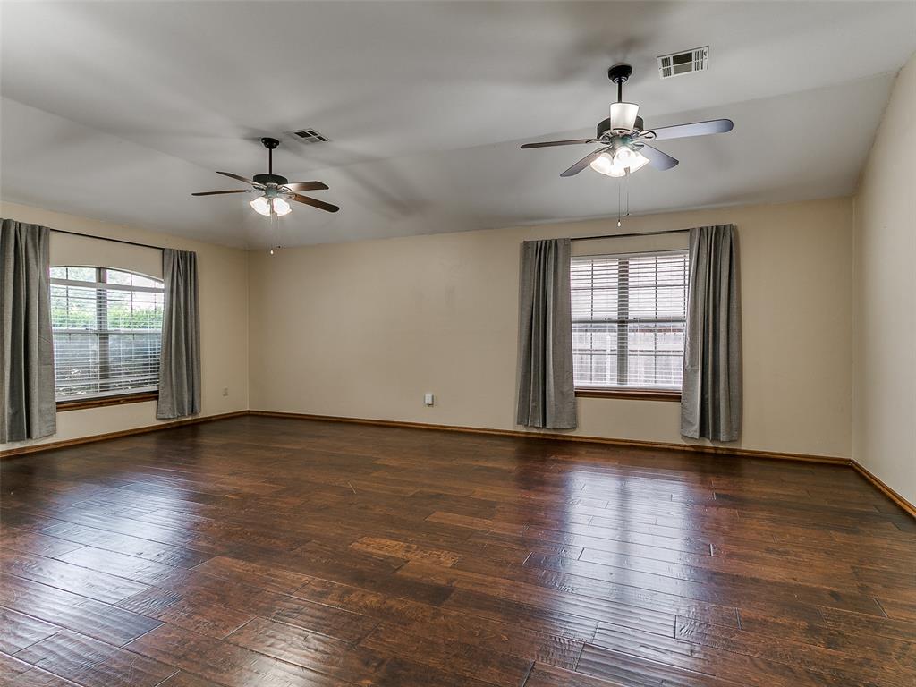 329 E Twelve Oaks Terrace Property Photo 6
