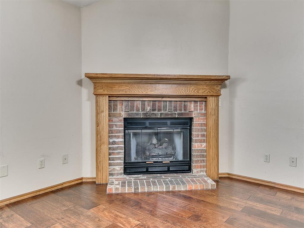 329 E Twelve Oaks Terrace Property Photo 8