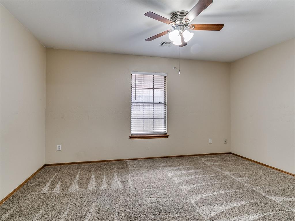 329 E Twelve Oaks Terrace Property Photo 12