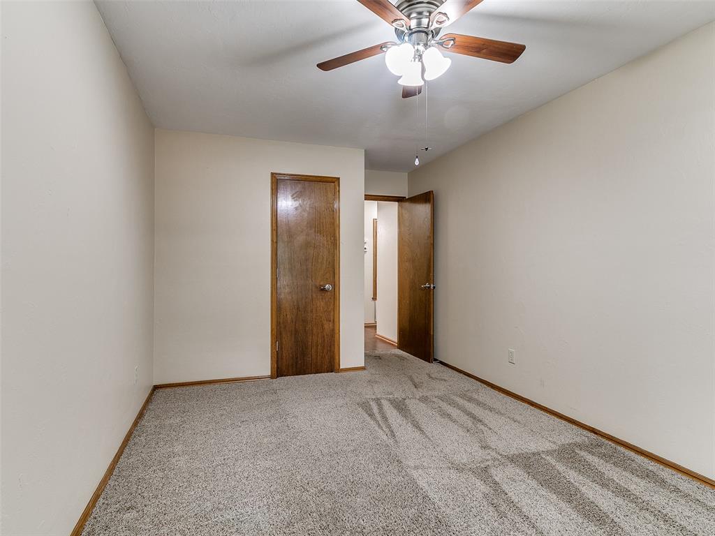 329 E Twelve Oaks Terrace Property Photo 13