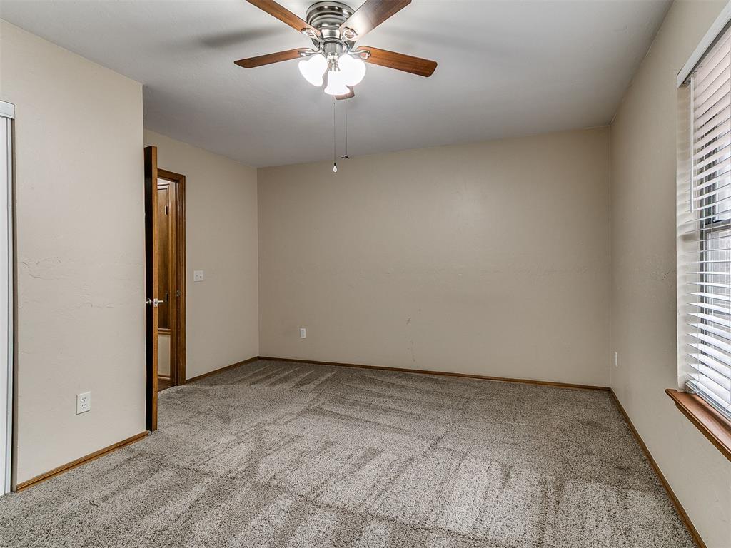 329 E Twelve Oaks Terrace Property Photo 14
