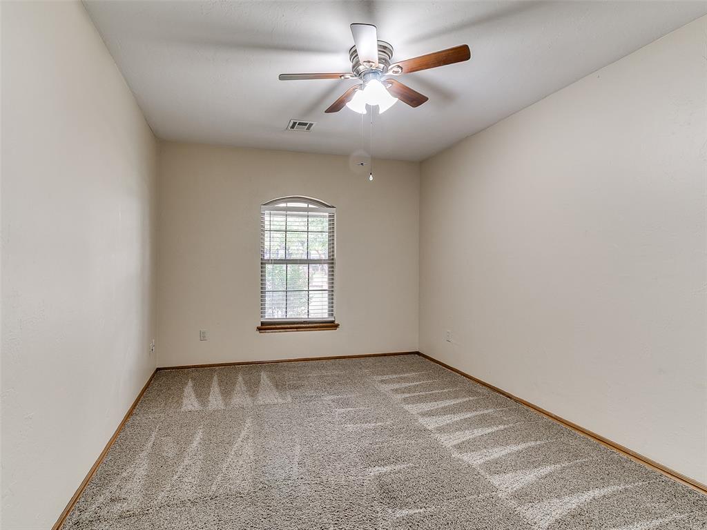329 E Twelve Oaks Terrace Property Photo 15