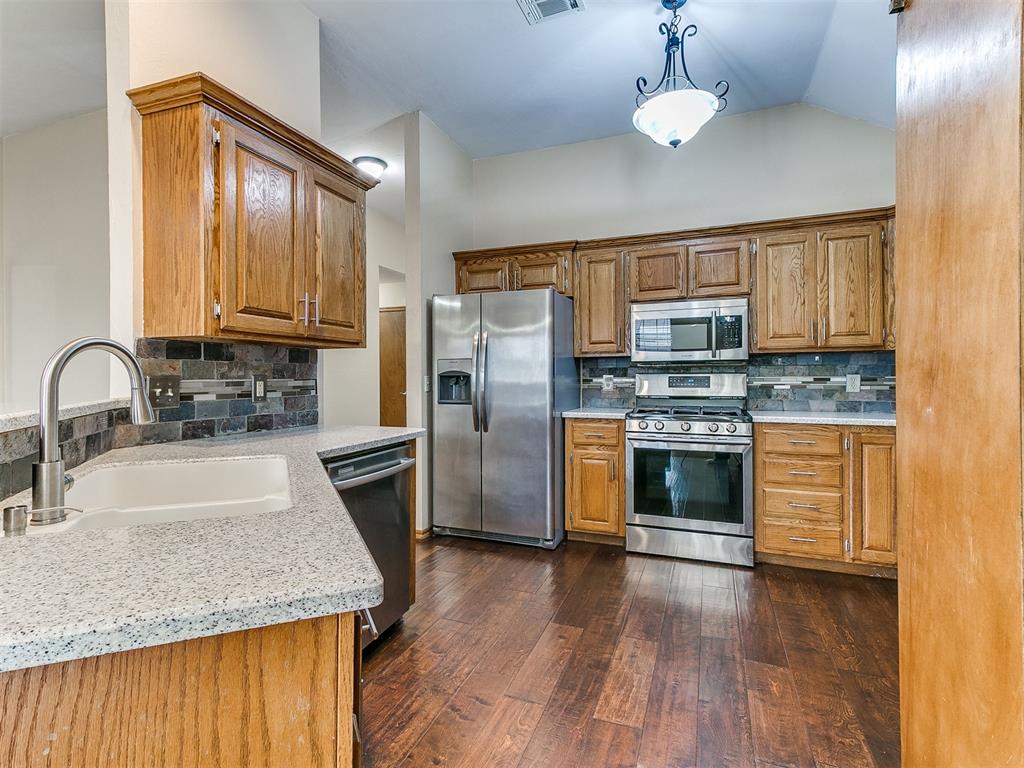 329 E Twelve Oaks Terrace Property Photo 18
