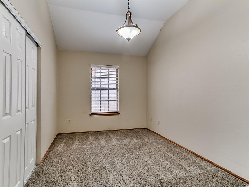 329 E Twelve Oaks Terrace Property Photo 24