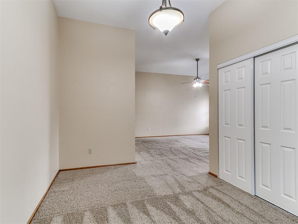 329 E Twelve Oaks Terrace Property Photo 25