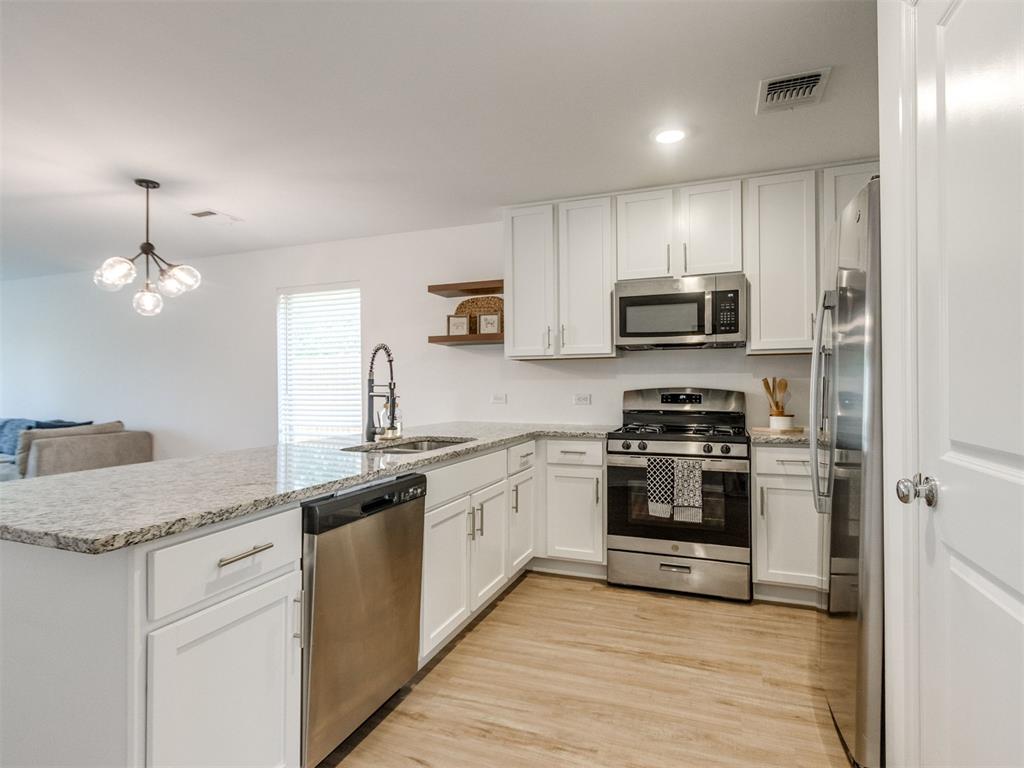 1907 Wolford Way Property Photo 6