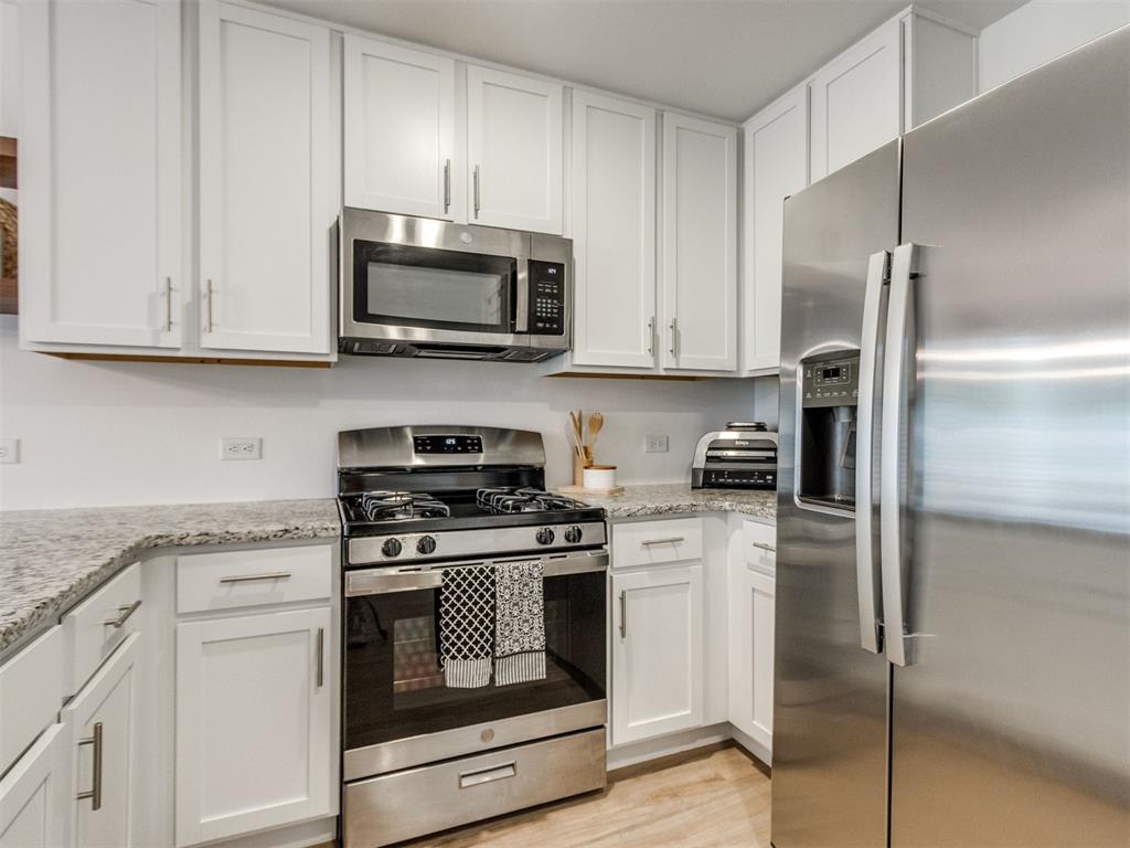 1907 Wolford Way Property Photo 7