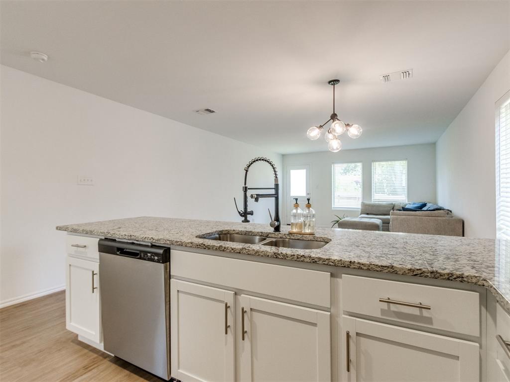 1907 Wolford Way Property Photo 8