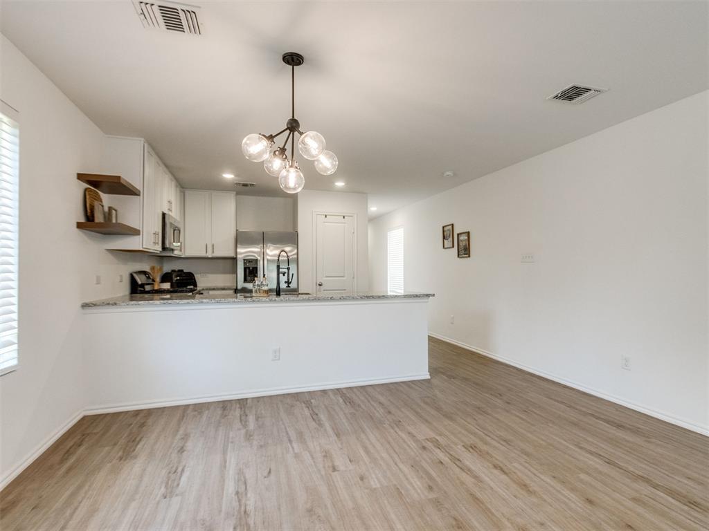 1907 Wolford Way Property Photo 11