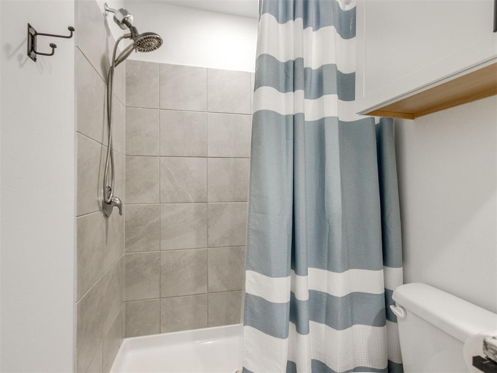 1907 Wolford Way Property Photo 23