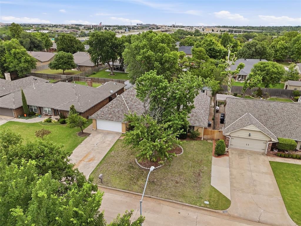 13404 Green Valley Drive Property Photo 4
