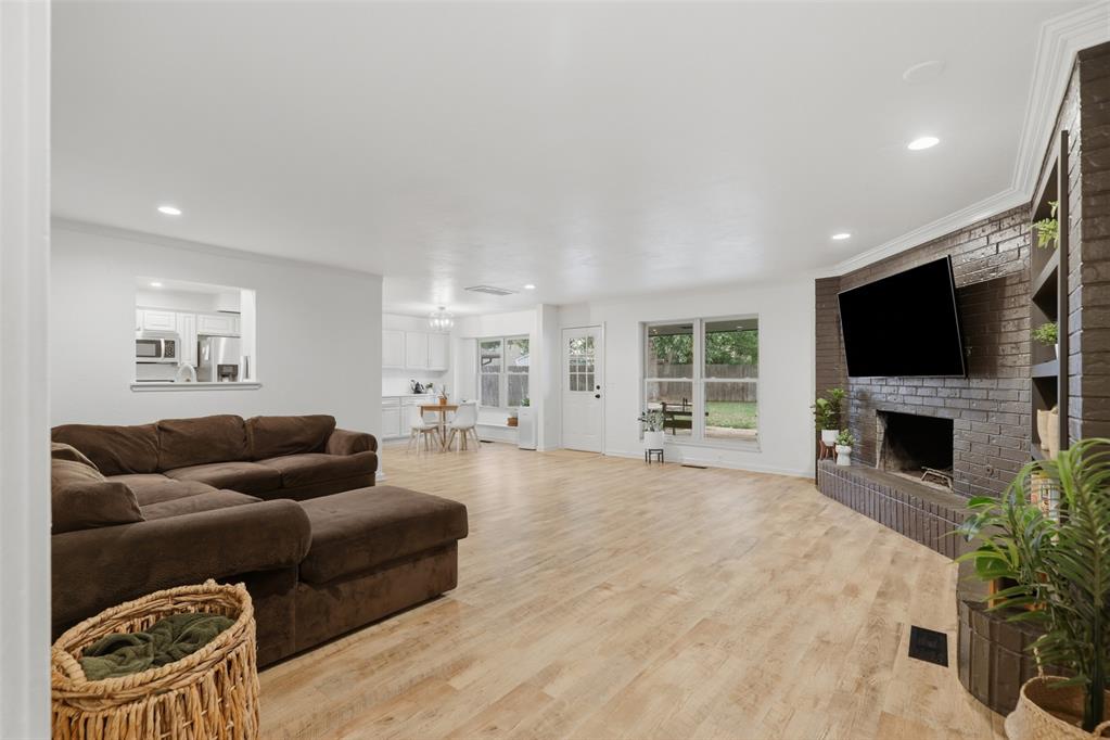 13404 Green Valley Drive Property Photo 7