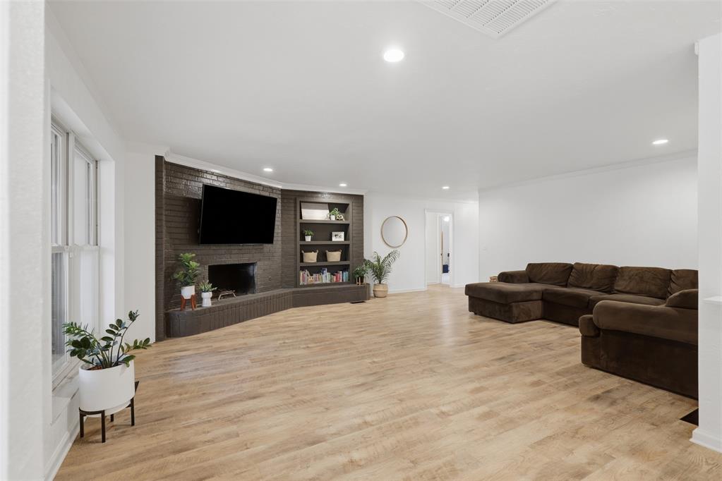 13404 Green Valley Drive Property Photo 8