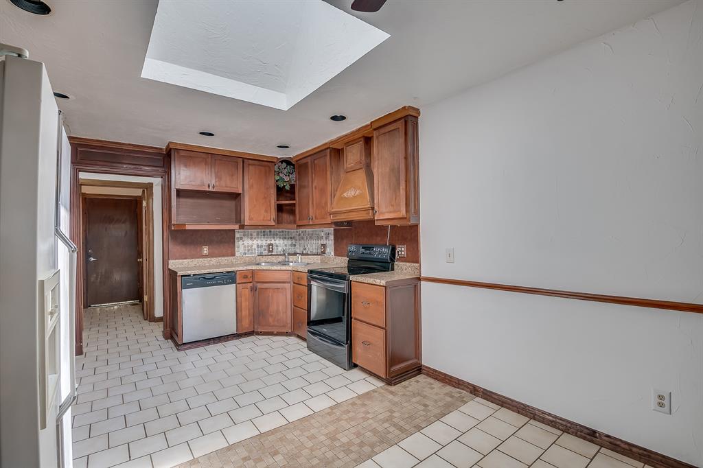 9716 Rail Road Property Photo 11