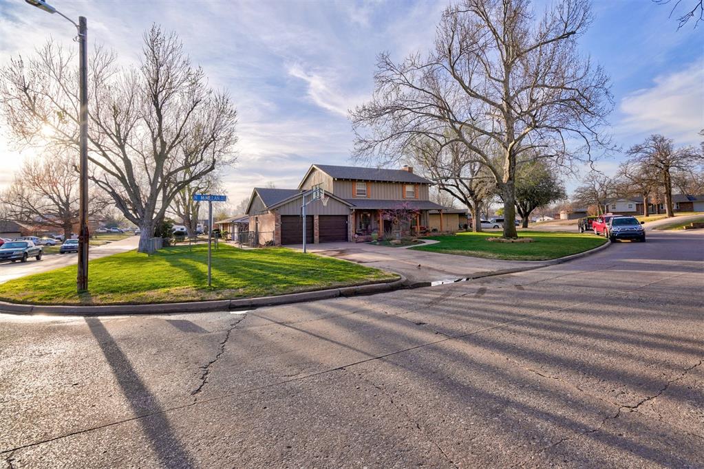 2801 N Mcmillan Avenue Property Photo 3