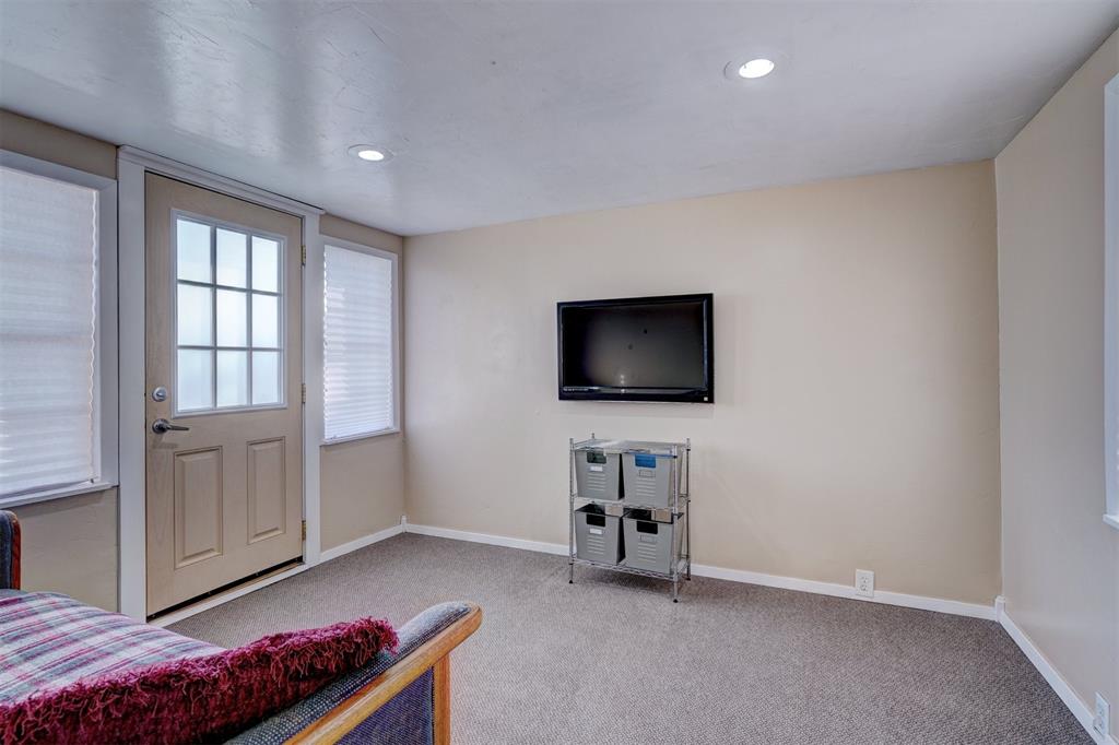 2801 N Mcmillan Avenue Property Photo 41