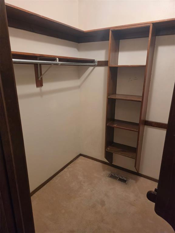 6105 Kingsbridge Drive Property Photo 12