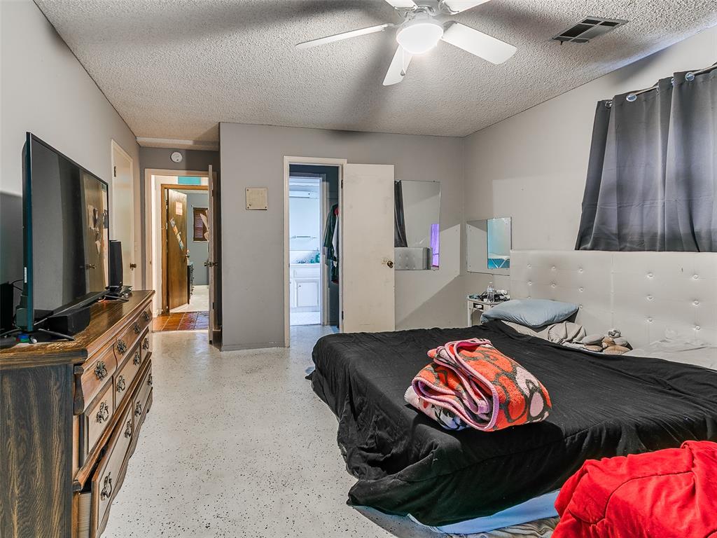 4508 Nw 32nd Place Property Photo 10