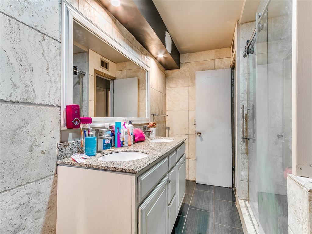 4508 Nw 32nd Place Property Photo 11