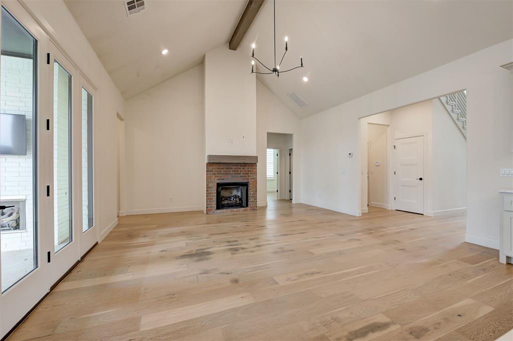 3916 Stone Hill Lane Property Photo 4