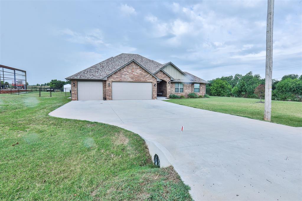 2103 E Sooner Road Property Photo 1