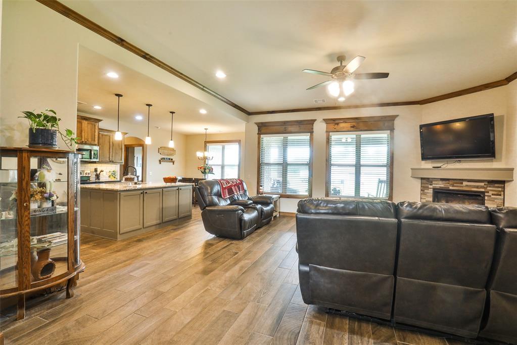 2103 E Sooner Road Property Photo 3