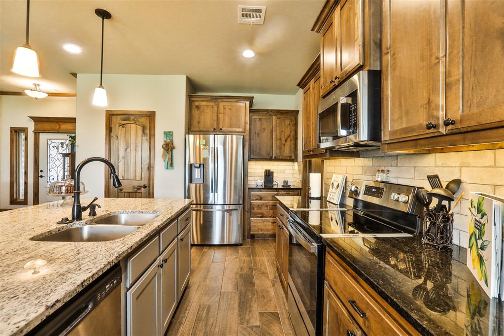 2103 E Sooner Road Property Photo 9